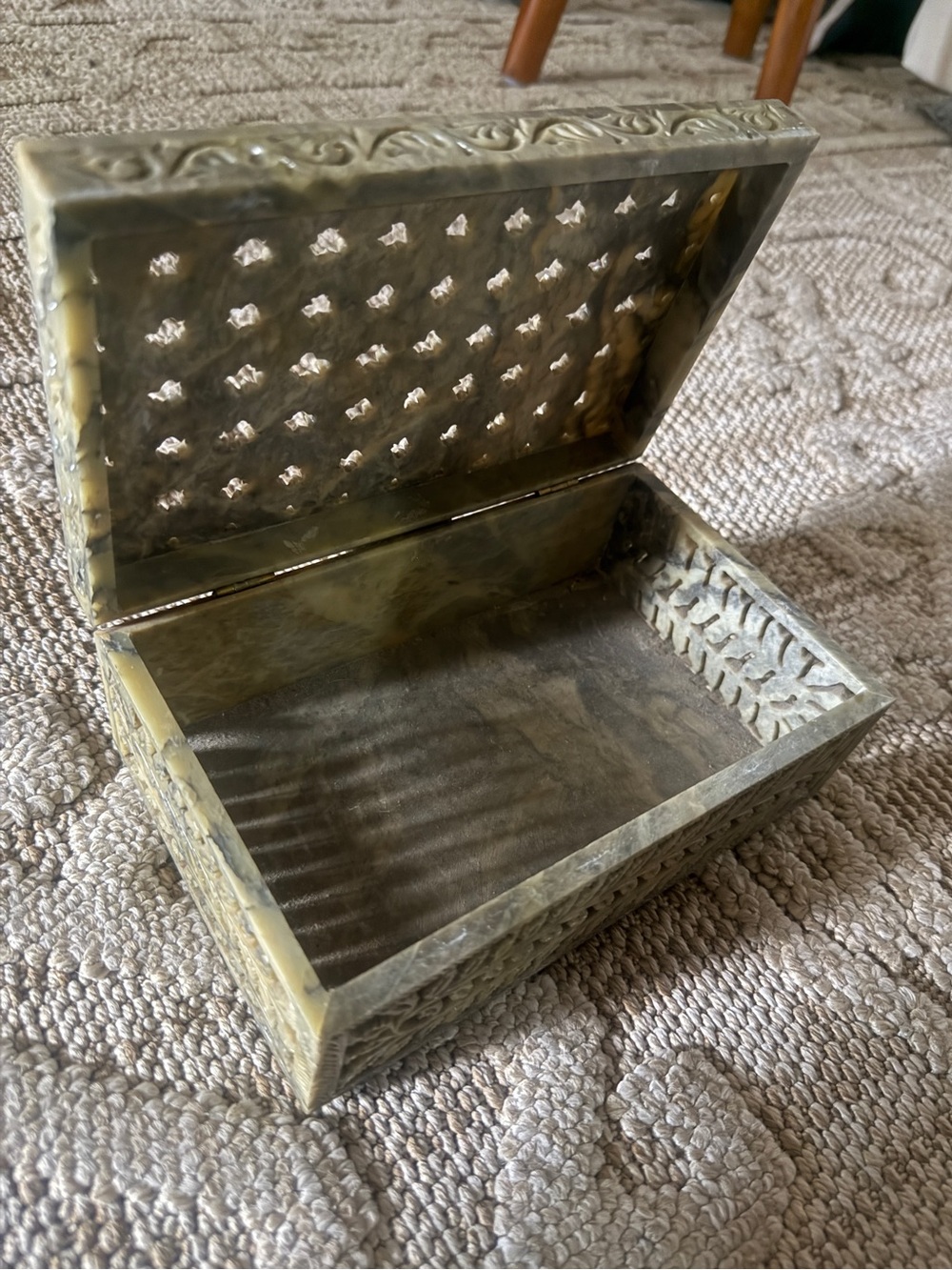 Ornate hand Carved soapstone Indian India jewelry Trinket Box in Olive Green